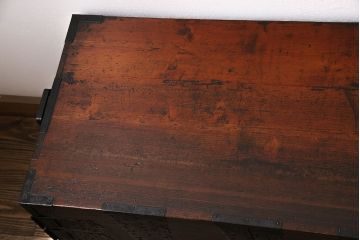 明治期の衣装箪笥の見た目を変えずに綺麗にリペア!可動部の調整。傷の補修。(時代箪笥、収納箪笥、和タンス、引き出し)