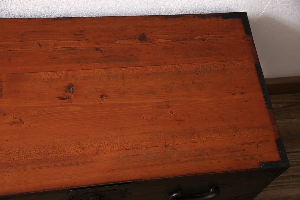 明治期の衣装箪笥の見た目を変えずに綺麗にリペア!可動部の調整。傷の補修。(時代箪笥、収納箪笥、和タンス、引き出し)