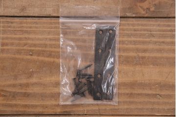 大正期の重ね飾り棚をリペア&カスタム!傷んだ木部の交換し、上下別でも使用可能に。棚板を新たに製作。台輪の補強。濃い茶色で着色し仕上げ。(収納棚、キャビネット)