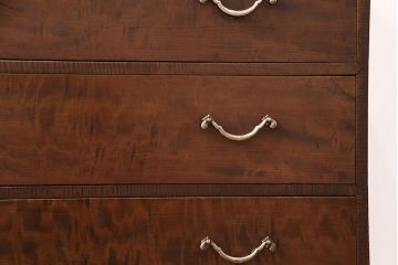 昭和初期の箪笥ローチェストをリペア&カスタム!可動部の調整。傷の補修。天板、木製脚を取り付け。1トーン落ち着いた色味に着色し仕上げ。(収納箪笥、リビングボード、引き出し)