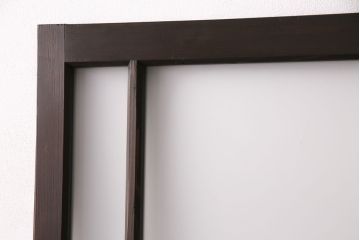 ドアをリペア&カスタム!框を加工し引き戸仕様へ変更。結霜ガラス、緑の色ガラスへ入れ替え。濃い茶色で着色し仕上げ。(引き戸、建具)