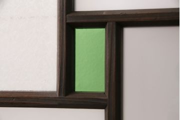 ドアをリペア&カスタム!框を加工し引き戸仕様へ変更。結霜ガラス、緑の色ガラスへ入れ替え。濃い茶色で着色し仕上げ。(引き戸、建具)