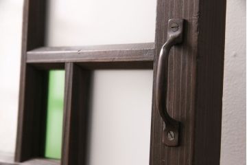 ドアをリペア&カスタム!框を加工し引き戸仕様へ変更。結霜ガラス、緑の色ガラスへ入れ替え。濃い茶色で着色し仕上げ。(引き戸、建具)