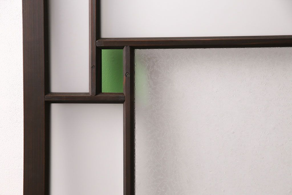 ドアをリペア&カスタム!框を加工し引き戸仕様へ変更。結霜ガラス、緑の色ガラスへ入れ替え。濃い茶色で着色し仕上げ。(引き戸、建具)