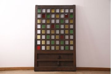 明治期の蔵戸をリペア&カスタム!格子部分に緑、赤、黄の色ガラス、すりガラスを組み入れ。(玄関戸、引き戸、建具)