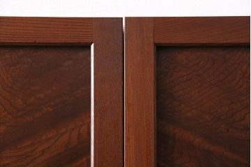 新潟産の板戸4枚をリペア&カスタム!鴨居敷居に溝加工を施し、現状に近しい色味に着色し仕上げ。(引き戸、建具)