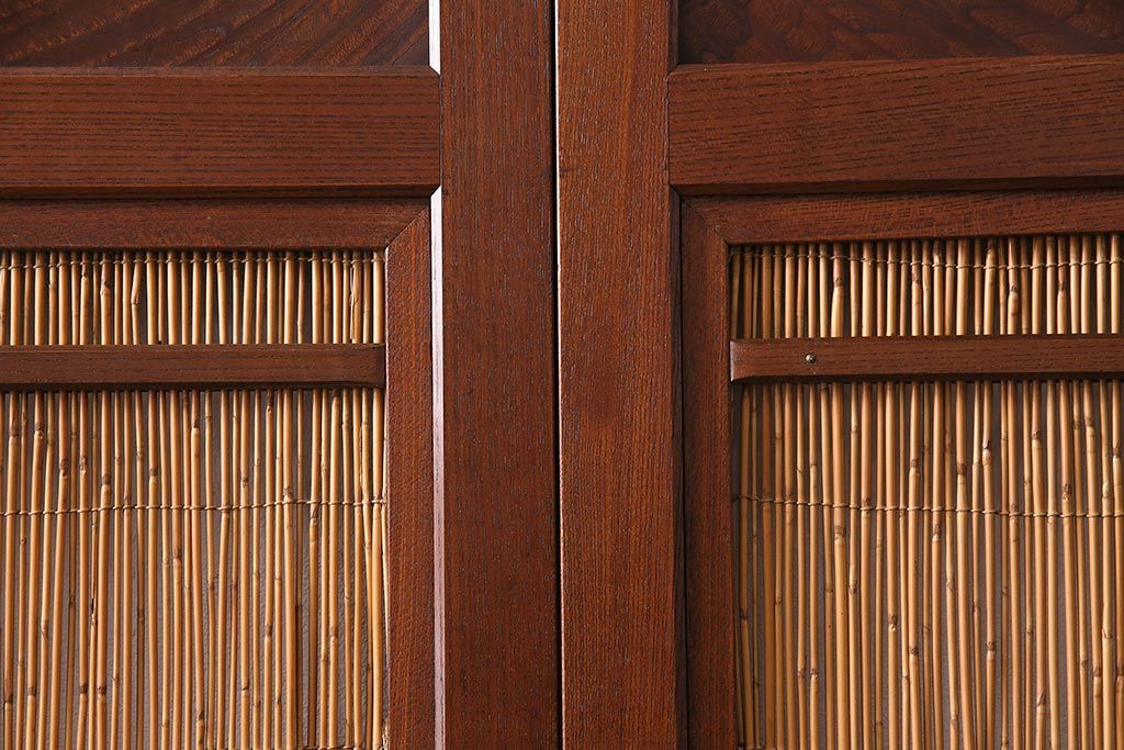 新潟産の板戸4枚をリペア&カスタム!鴨居敷居に溝加工を施し、現状に近しい色味に着色し仕上げ。(引き戸、建具)