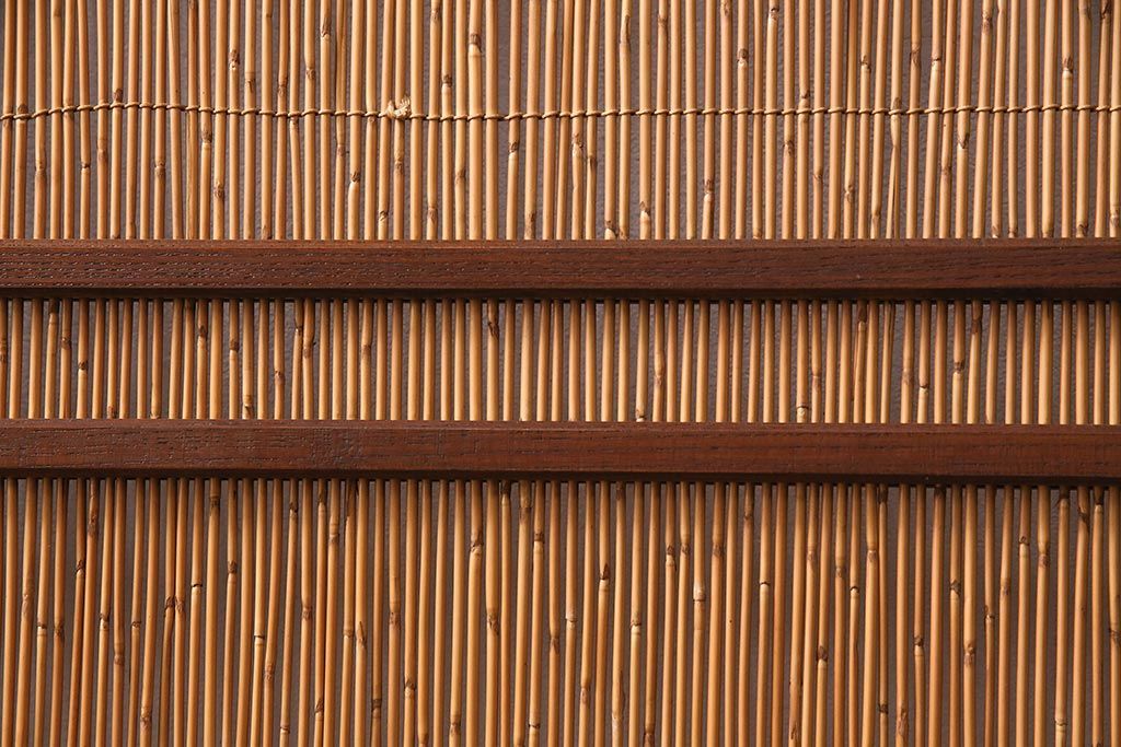 新潟産の板戸4枚をリペア&カスタム!鴨居敷居に溝加工を施し、現状に近しい色味に着色し仕上げ。(引き戸、建具)