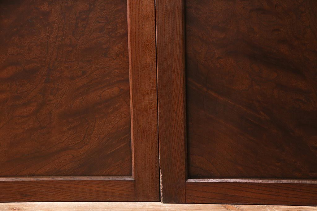 新潟産の板戸4枚をリペア&カスタム!鴨居敷居に溝加工を施し、現状に近しい色味に着色し仕上げ。(引き戸、建具)