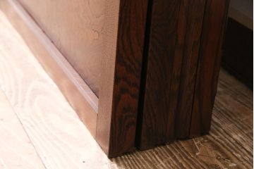 新潟産の板戸4枚をリペア&カスタム!鴨居敷居に溝加工を施し、現状に近しい色味に着色し仕上げ。(引き戸、建具)