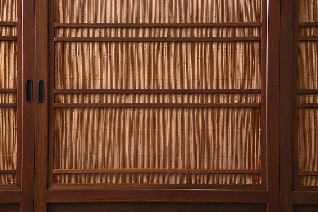 新潟産の板戸4枚をリペア&カスタム!鴨居敷居に溝加工を施し、現状に近しい色味に着色し仕上げ。(引き戸、建具)