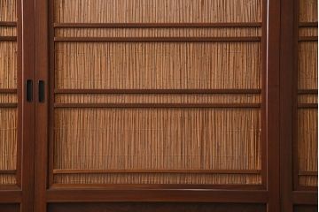 新潟産の板戸4枚をリペア&カスタム!鴨居敷居に溝加工を施し、現状に近しい色味に着色し仕上げ。(引き戸、建具)