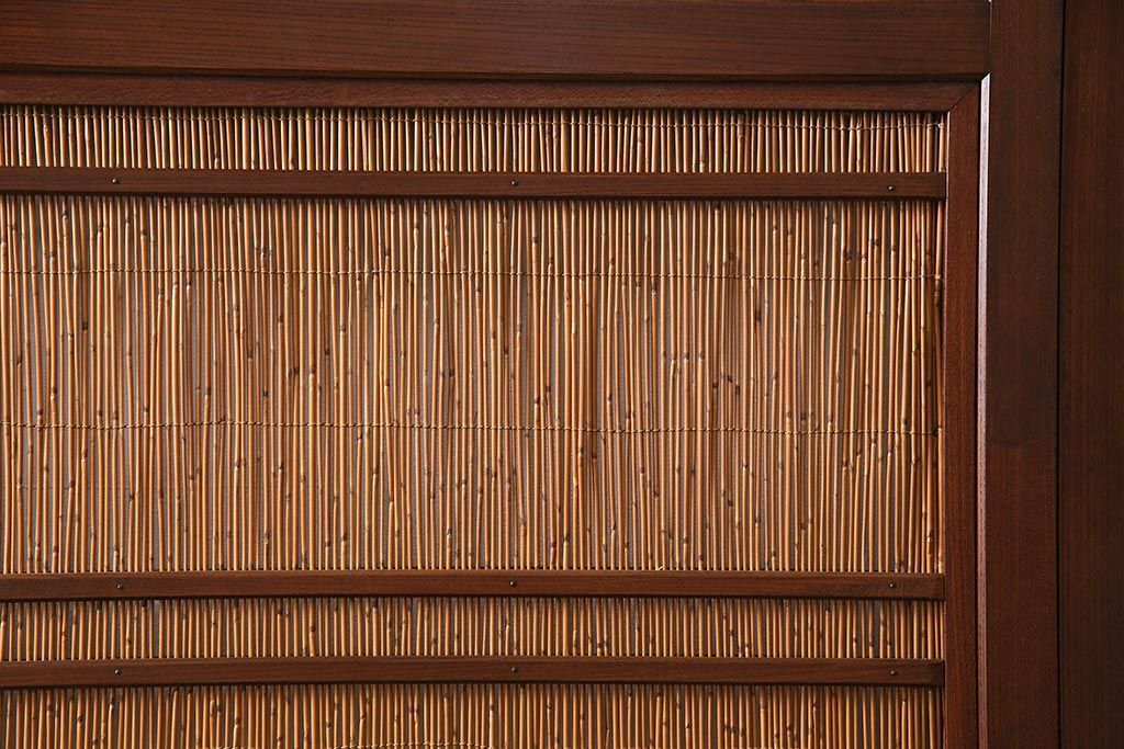 新潟産の板戸4枚をリペア&カスタム!鴨居敷居に溝加工を施し、現状に近しい色味に着色し仕上げ。(引き戸、建具)