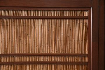 新潟産の板戸4枚をリペア&カスタム!鴨居敷居に溝加工を施し、現状に近しい色味に着色し仕上げ。(引き戸、建具)