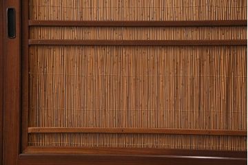 新潟産の板戸4枚をリペア&カスタム!鴨居敷居に溝加工を施し、現状に近しい色味に着色し仕上げ。(引き戸、建具)