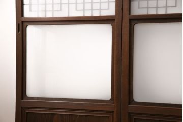 昭和中期の組子ガラス戸4枚をリペア&カスタム!ガラスをすりガラスへ差し替え。戸車を取り付け。濃い茶色で着色し仕上げ。(引き戸、建具)