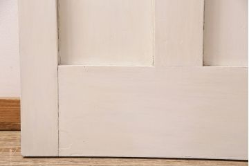 イギリスアンティークの木製ドアをリペア&カスタム!設置場所に合わせてリサイズ。金具の修理。アンティークホワイトのエイジング塗装で仕上げ。(玄関戸、建具)
