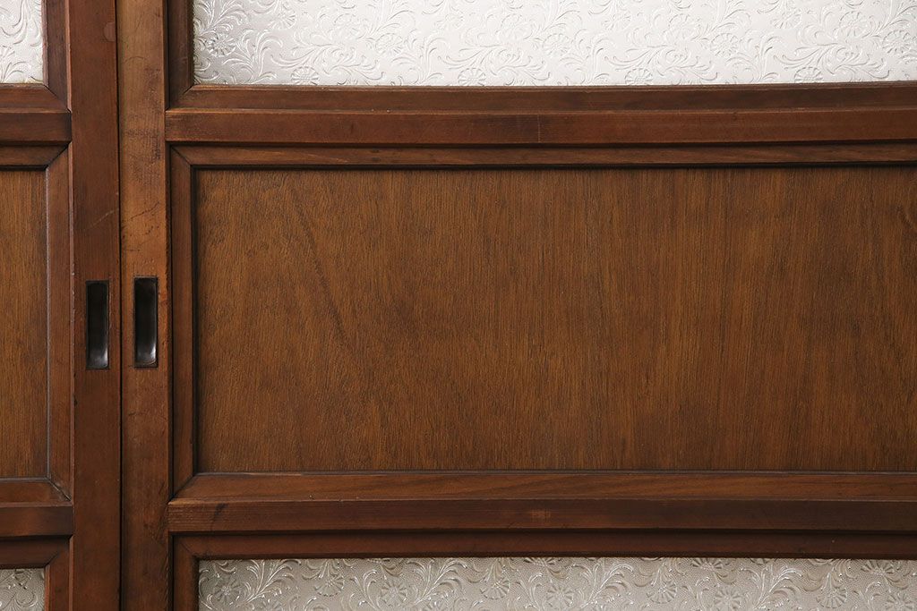 帯戸2枚をリペア&カスタム!帯部分のガラスを木材に入れ替え。現状に近しい色味に着色し仕上げ。(引き戸、建具)