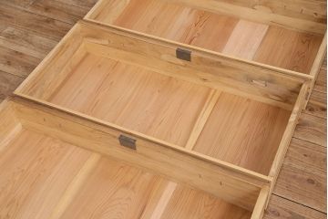 桐箪笥をリペア&カスタム!竿通し金具を天板に合わせてカット。現状に近しい色味に着色し仕上げ。(収納箪笥、和タンス、衣装箪笥、桐たんす)