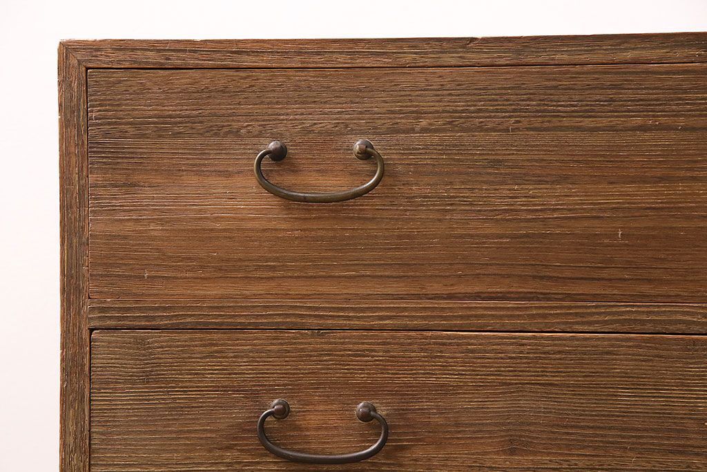 桐箪笥をリペア&カスタム!竿通し金具を天板に合わせてカット。現状に近しい色味に着色し仕上げ。(収納箪笥、和タンス、衣装箪笥、桐たんす)