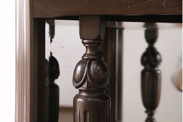 コーナーキャビネットの見た目を変えずに綺麗にリペア!可動部の調整。傷の補修。濃い茶色で着色し仕上げ。(コーナーラック、収納棚、戸棚)