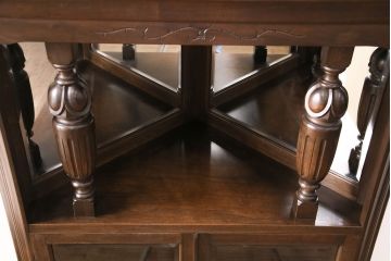 コーナーキャビネットの見た目を変えずに綺麗にリペア!可動部の調整。傷の補修。濃い茶色で着色し仕上げ。(コーナーラック、収納棚、戸棚)