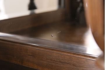 コーナーキャビネットの見た目を変えずに綺麗にリペア!可動部の調整。傷の補修。濃い茶色で着色し仕上げ。(コーナーラック、収納棚、戸棚)