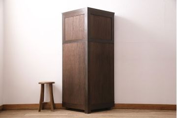 コーナーキャビネットの見た目を変えずに綺麗にリペア!可動部の調整。傷の補修。濃い茶色で着色し仕上げ。(コーナーラック、収納棚、戸棚)