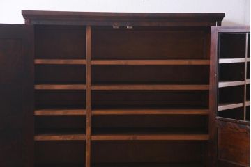 北海道民芸家具のワードローブをリペア&カスタム!可動式の棚板を設置し、木製脚を取り付け収納棚にリメイク。(戸棚、キャビネット)