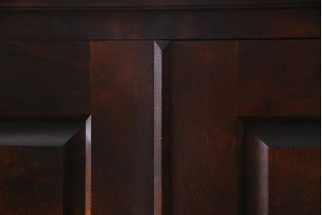 北海道民芸家具のワードローブをリペア&カスタム!可動式の棚板を設置し、木製脚を取り付け収納棚にリメイク。(戸棚、キャビネット)