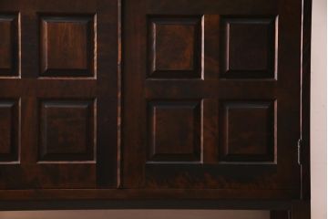 北海道民芸家具のワードローブをリペア&カスタム!可動式の棚板を設置し、木製脚を取り付け収納棚にリメイク。(戸棚、キャビネット)