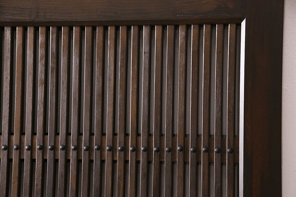 明治大正期の蔵戸をリペア&カスタム!1枚のみリサイズし、鍵を取り付け吊り戸仕様に加工。引き手を取り付け。四方枠製作。(玄関戸、引き戸、建具)