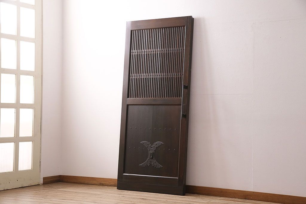 明治大正期の蔵戸をリペア&カスタム!1枚のみリサイズし、鍵を取り付け吊り戸仕様に加工。引き手を取り付け。四方枠製作。(玄関戸、引き戸、建具)