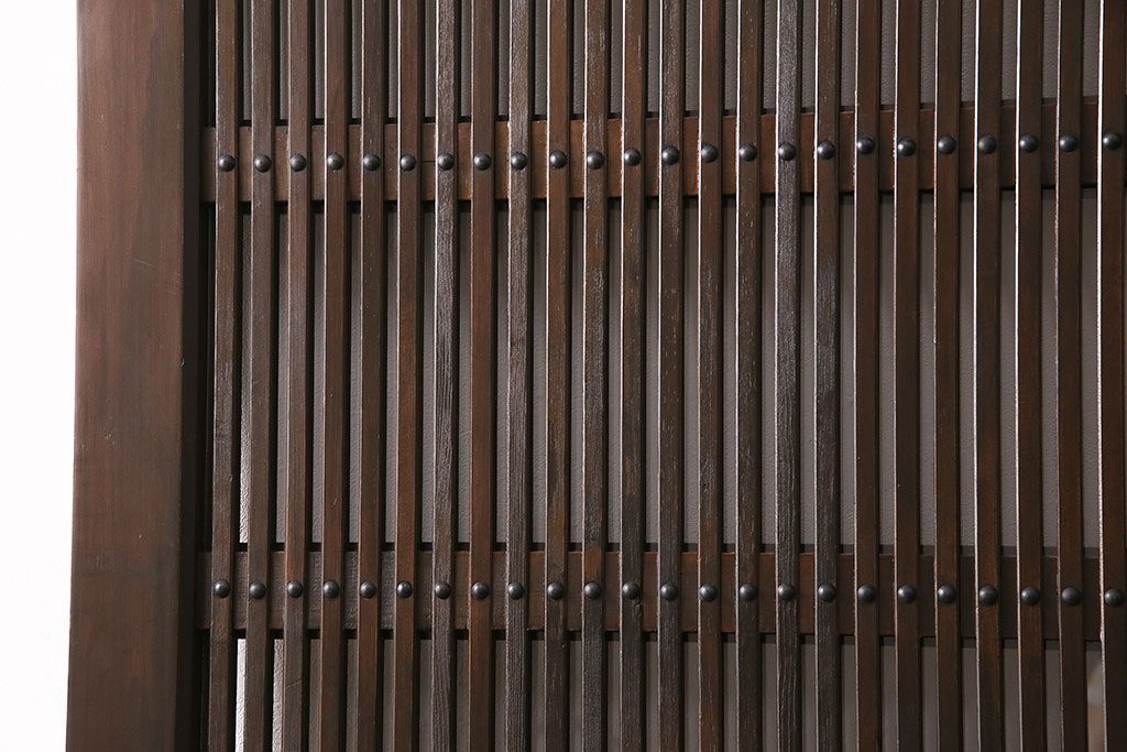 明治大正期の蔵戸をリペア&カスタム!1枚のみリサイズし、鍵を取り付け吊り戸仕様に加工。引き手を取り付け。四方枠製作。(玄関戸、引き戸、建具)