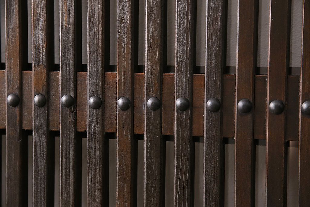 明治大正期の蔵戸をリペア&カスタム!1枚のみリサイズし、鍵を取り付け吊り戸仕様に加工。引き手を取り付け。四方枠製作。(玄関戸、引き戸、建具)