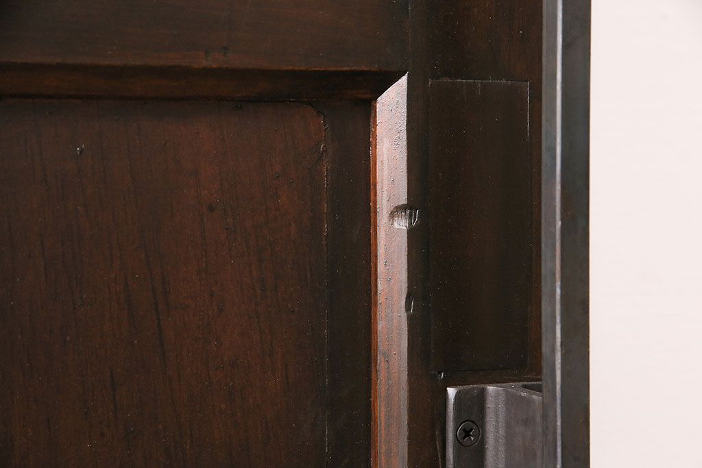 明治大正期の蔵戸をリペア&カスタム!1枚のみリサイズし、鍵を取り付け吊り戸仕様に加工。引き手を取り付け。四方枠製作。(玄関戸、引き戸、建具)