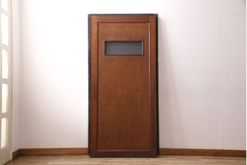 昭和中期のドアをリペア&カスタム!設置場所に合わせてリサイズ。ドアノブ、蝶番は取り外し、埋め木加工。(木製ドア、建具)