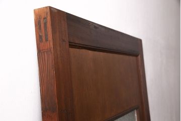 昭和中期のドアをリペア&カスタム!設置場所に合わせてリサイズ。ドアノブ、蝶番は取り外し、埋め木加工。(木製ドア、建具)