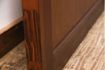 昭和中期のドアをリペア&カスタム!設置場所に合わせてリサイズ。ドアノブ、蝶番は取り外し、埋め木加工。(木製ドア、建具)