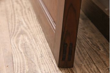 昭和中期のドアをリペア&カスタム!設置場所に合わせてリサイズ。ドアノブ、蝶番は取り外し、埋め木加工。(木製ドア、建具)