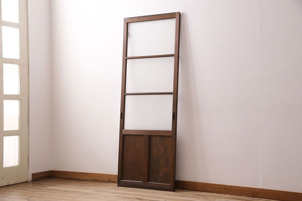 ガラス戸をリペア&カスタム!設置場所に合わせてリサイズ。戸車を取り付け。クリアガラスのみすりガラスへ入れ替え。(引き戸、建具)