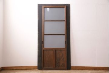 ガラス戸をリペア&カスタム!設置場所に合わせてリサイズ。戸車を取り付け。クリアガラスのみすりガラスへ入れ替え。(引き戸、建具)