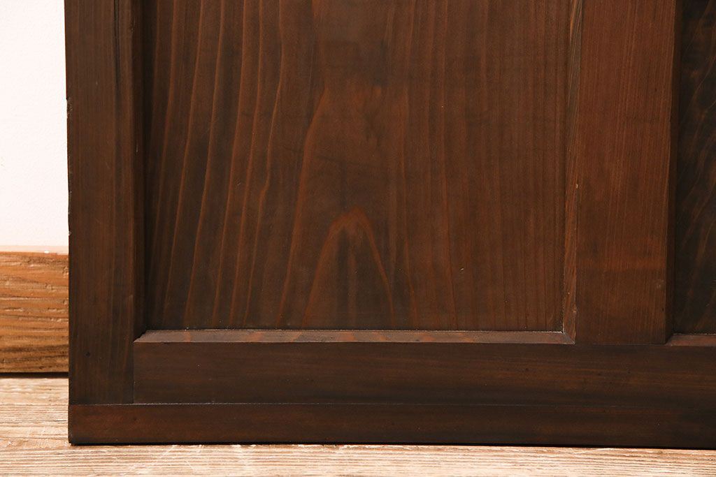 ガラス戸をリペア&カスタム!設置場所に合わせてリサイズ。戸車を取り付け。クリアガラスのみすりガラスへ入れ替え。(引き戸、建具)