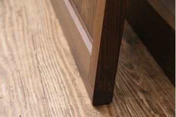 ガラス戸をリペア&カスタム!設置場所に合わせてリサイズ。戸車を取り付け。クリアガラスのみすりガラスへ入れ替え。(引き戸、建具)