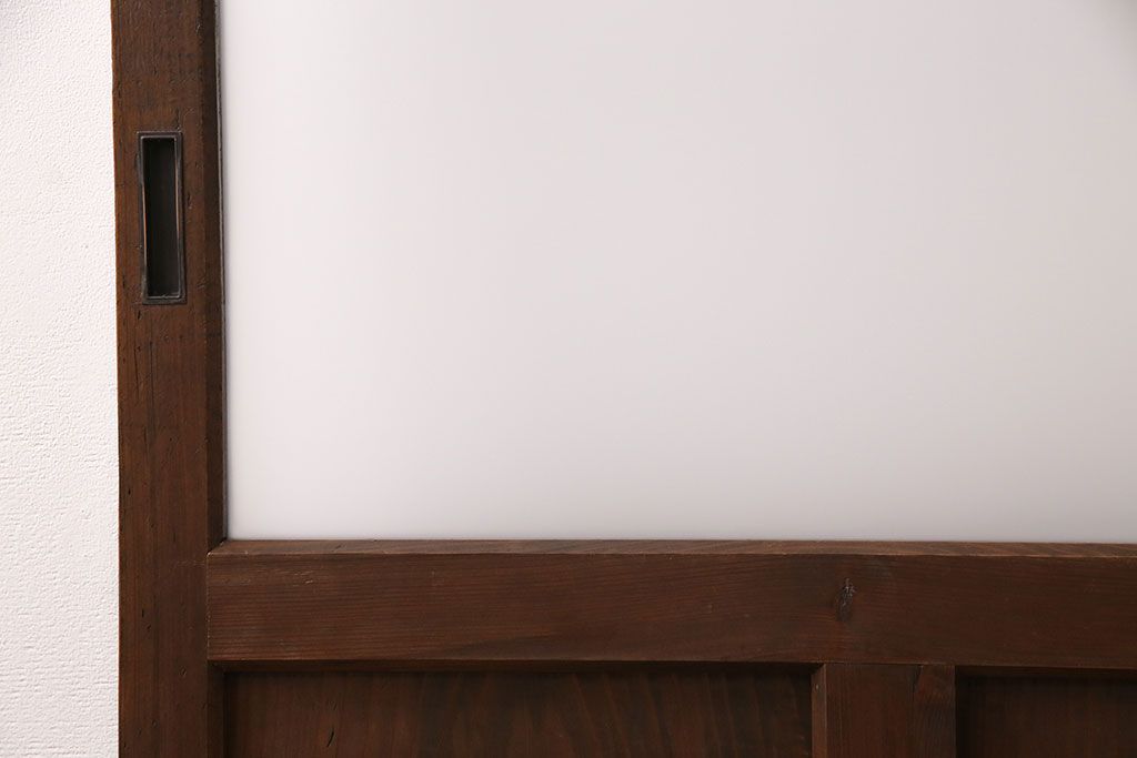 ガラス戸をリペア&カスタム!設置場所に合わせてリサイズ。戸車を取り付け。クリアガラスのみすりガラスへ入れ替え。(引き戸、建具)