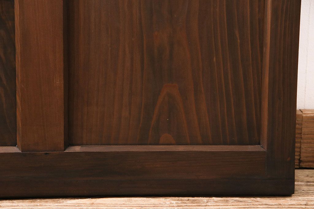 ガラス戸をリペア&カスタム!設置場所に合わせてリサイズ。戸車を取り付け。クリアガラスのみすりガラスへ入れ替え。(引き戸、建具)