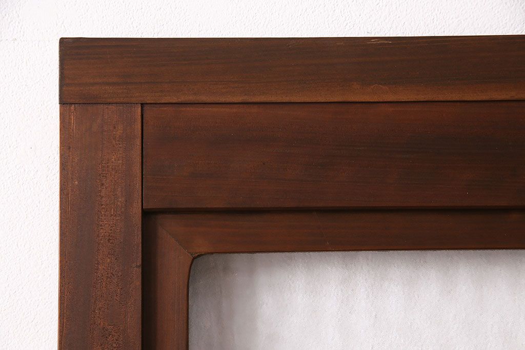 昭和中期のドアをリペア&カスタム!設置場所に合わせてリサイズ。ドアノブ、蝶番は取り外し、埋め木加工。現状に近しい色味に着色し仕上げ。(木製ドア、建具)