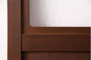 昭和中期のドアをリペア&カスタム!設置場所に合わせてリサイズ。ドアノブ、蝶番は取り外し、埋め木加工。現状に近しい色味に着色し仕上げ。(木製ドア、建具)