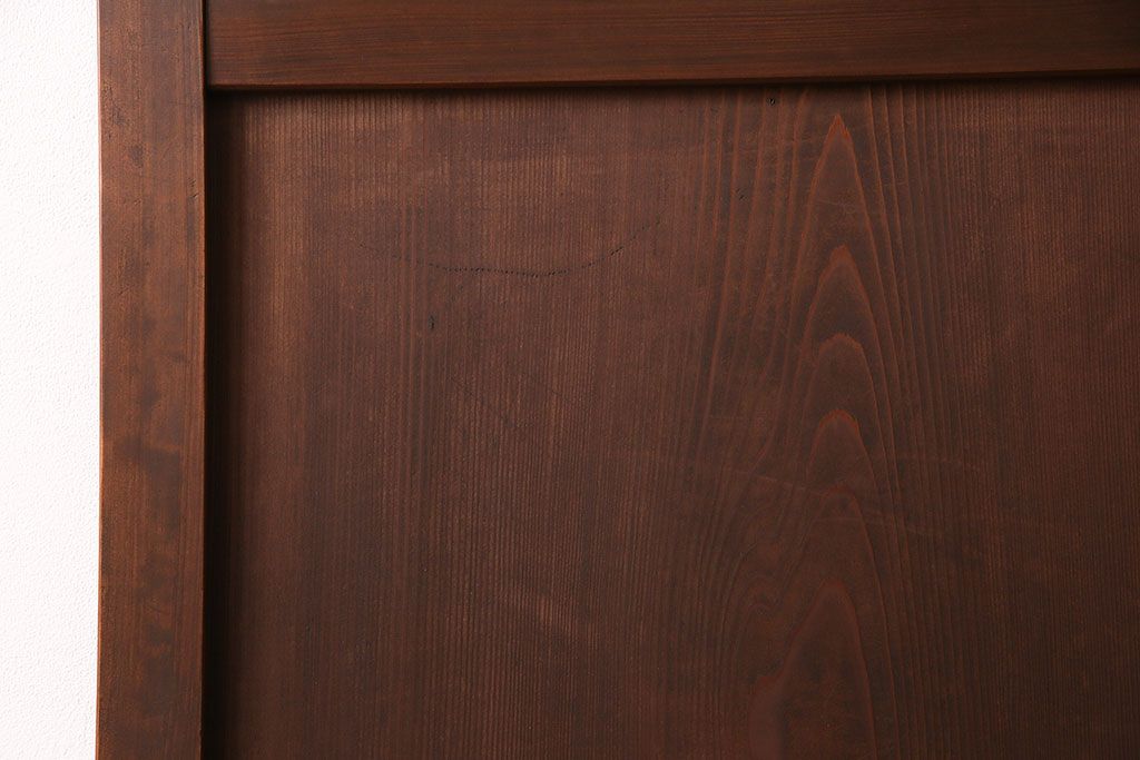 昭和中期のドアをリペア&カスタム!設置場所に合わせてリサイズ。ドアノブ、蝶番は取り外し、埋め木加工。現状に近しい色味に着色し仕上げ。(木製ドア、建具)