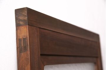 昭和中期のドアをリペア&カスタム!設置場所に合わせてリサイズ。ドアノブ、蝶番は取り外し、埋め木加工。現状に近しい色味に着色し仕上げ。(木製ドア、建具)